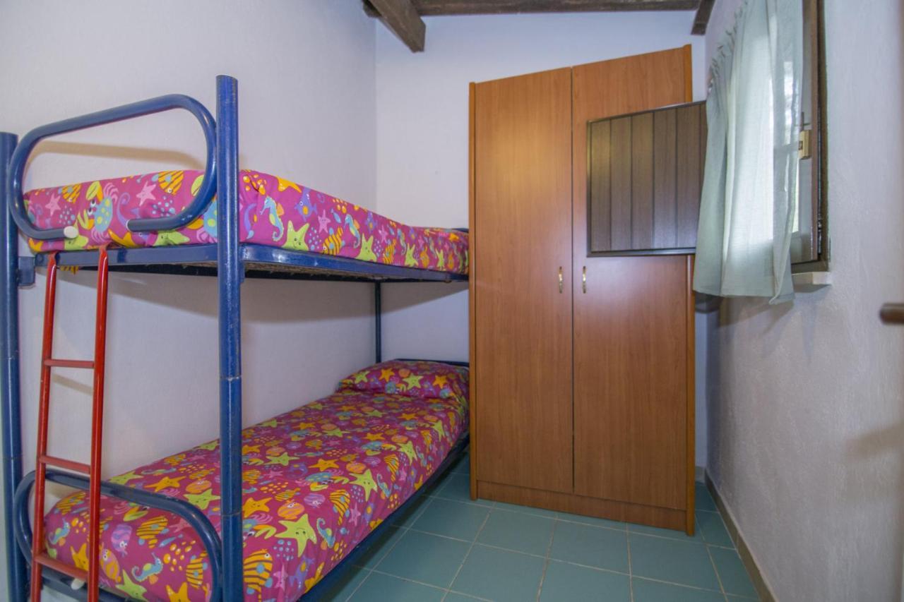 Campeggio Villaggio Sos Flores Тортолі Екстер'єр фото