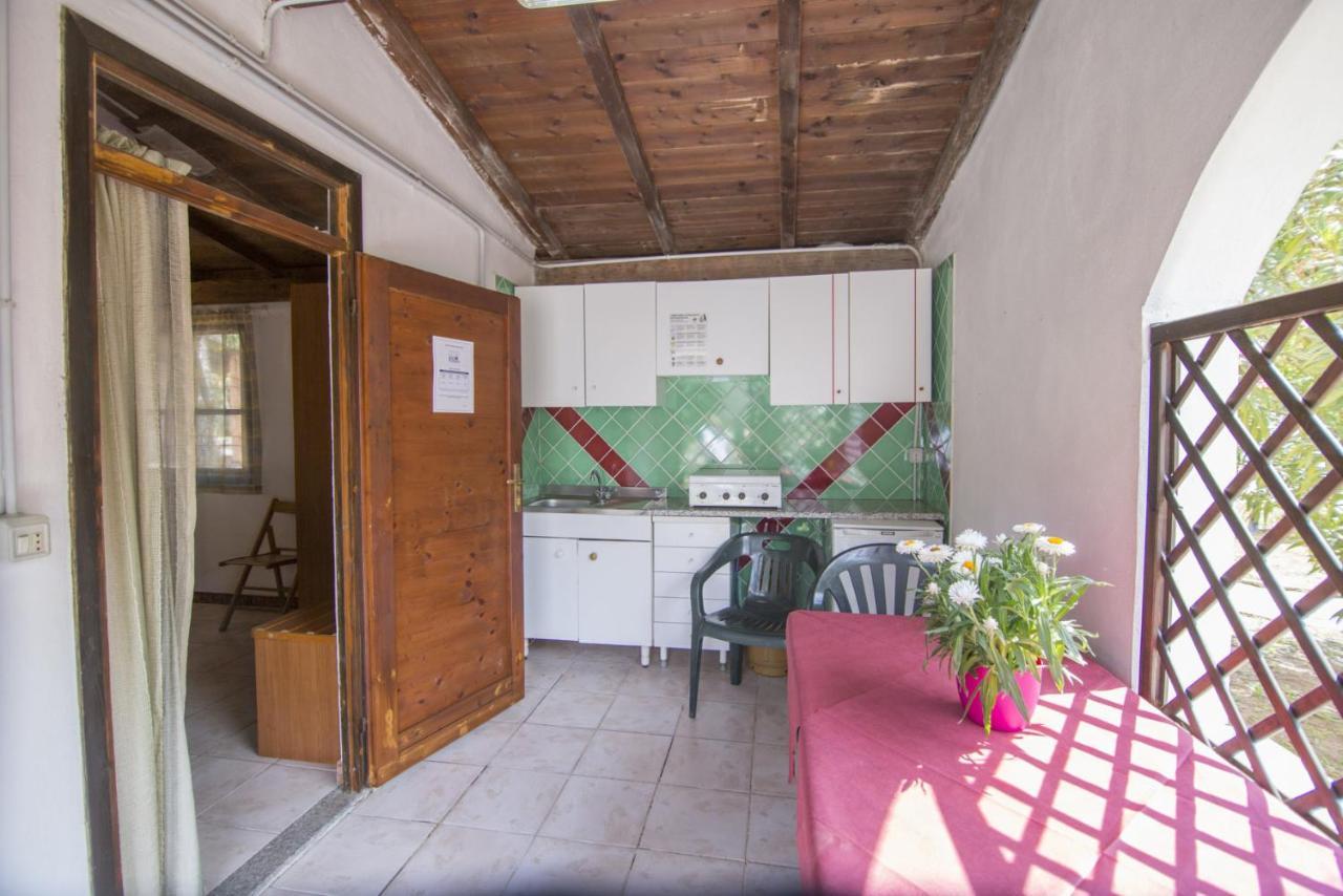 Campeggio Villaggio Sos Flores Тортолі Екстер'єр фото