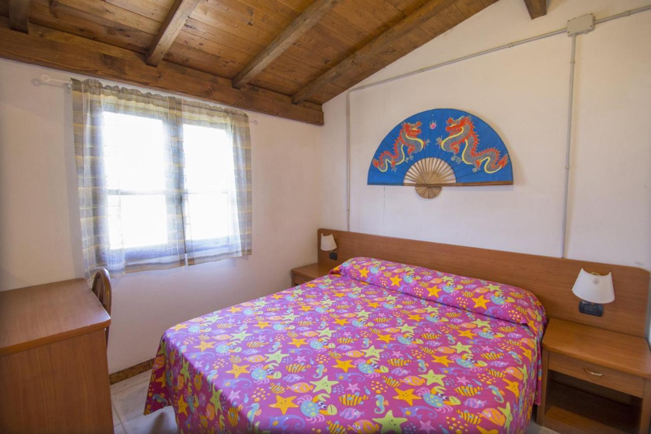 Campeggio Villaggio Sos Flores Тортолі Екстер'єр фото