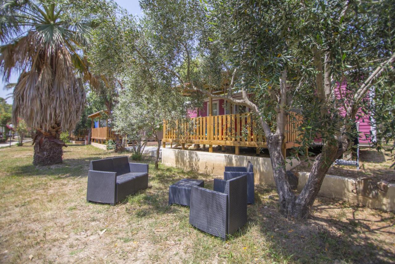 Campeggio Villaggio Sos Flores Тортолі Екстер'єр фото